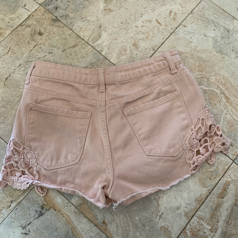 Preowned Forever 21 Los Angeles Denim Shorts Salmon Color Size 27 - Picture 2 of 3